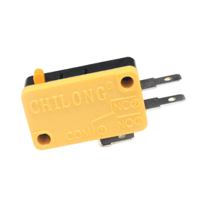Microinterruptor Amarillo de Tres Terminales, 3 Amperios, 250V CA, Compatible con Botones de Consola de Juegos - Product Image 1