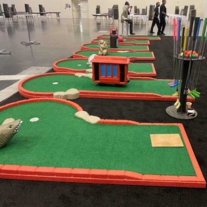 Terrain de golf miniature portable, écologique, imperméable, léger, durable, en PVC, location de golf, parcours de golf mobile à 9 trous, <span class=keywords><strong>parc</strong></span> <span class=keywords><strong>d</strong></span>'<span class=keywords><strong>attractions</strong></span> - Product Image 1