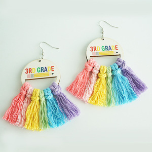 Uionen 2331 Boucles d'oreilles pendantes en bois tendance pour femmes Style géométrique coloré Accessoire de rentrée scolaire - Product Image 6