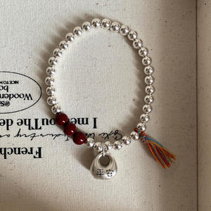 กำไลข้อมือสไตล์จีนโบราณสีเงิน ตัวอักษร โต่ว โต่ว เสี่ยวปังฟู สำหรับผู้หญิง ดีไซน์เรียบง่ายและอเนกประสงค์ กำไลลูกปัดและเครื่องประดับ - Product Image 2