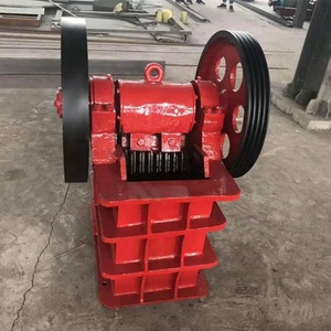 Trituradora de mandíbula de roca de alta calidad con trituradora de mandíbula de motor diésel 150*250 Mini trituradora de mandíbula a la venta - Product Image 4