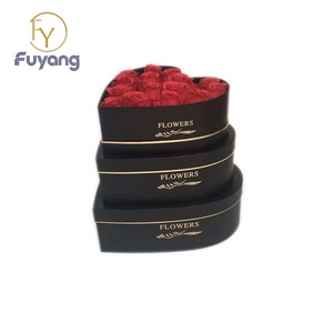 Подарочный набор из трех предметов в форме сердца из переработанной матовой художественной бумаги, картонная упаковка с лакированием, элегантная коробка для цветов, изготовленная на заказ на фабрике. - Product Image 1