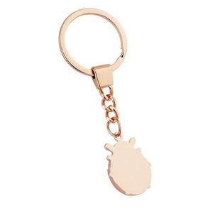 Porte-clés Mimco Ladybird en métal doré avec pendentif breloque et chaîne - Product Image 2