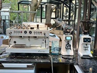 Mesin Kopi Komersial Semi-otomatis Estremo EST300-2 dengan Boiler EX 11 liter