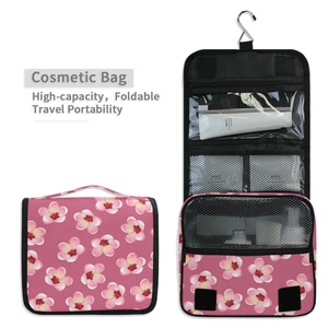 Trousse de Toilette Hawaïenne Rouge Personnalisée à Motif Floral Hau, Organisateur Suspendu Durable pour Articles de Toilette, Pochette de Rangement Cosmétique et Maquillage, Sacs de Voyage - Product Image 2