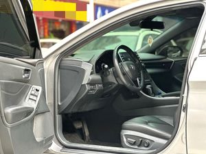 Avalon 2.0L 178HP CVT berline d'occasion 2021, plateforme TNGA-K, excellent état, cuir foncé, jantes R17, émission Euro VI - Product Image 3