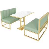 Ensemble de mobilier de restaurant avec banquettes rembourrées, tables et chaises pour café, bistrot, hôtel