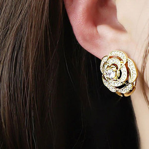 Orecchini a Cerchio 3D a Forma di Rosa per Donne, Eleganti Accessori Floreali per Uso Quotidiano - Product Image 2