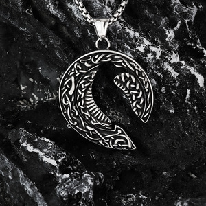 Yunnique – collier avec pendentif lune nordique en acier inoxydable pour hommes, style viking, design géométrique asymétrique, bijoux cadeau - Product Image 2