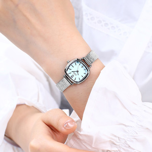 Reloj de Mujer con Diseño Elegante para Regalo de Navidad, Resistente al Agua, con Correa de Acero Inoxidable y Movimiento de Cuarzo - Product Image 6