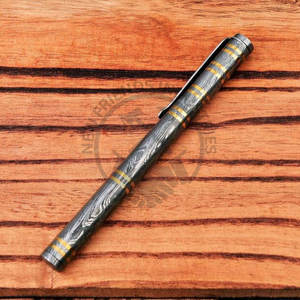 Bolígrafo Hecho a Mano Personalizado de Alta Calidad, Fusión Atemporal de Latón y Acero de Damasco, Diseño Armonioso de Alta Calidad - Product Image 4