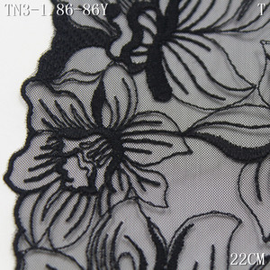 Dentelle en tulle brodée florale en nylon polyester noir souple écologique de 22 cm de largeur, fabriquée en Chine, pour robe de femme - Product Image 4