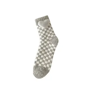 Tedarikçi tutmak sıcak tutan çoraplar ekip kapalı ev mercan çorap bulanık kadın çorap