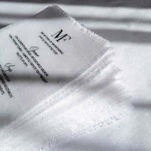 قائمة طعام مطبوعة حسب الطلب للفنادق والحانات، من الكتان الطبيعي العضوي الفرنسي مع حواف مهدبة، 100% كتان قطني لدعوات حفلات الزفاف - Product Image 3