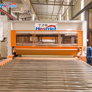 Presse à chaud <span class=keywords><strong>hydraulique</strong></span> à commande PLC haute fréquence pour le laminage <span class=keywords><strong>de</strong></span> panneaux en bois avec alimentation automatique et pression <span class=keywords><strong>de</strong></span> 80T - Product Image 5