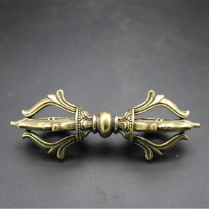 Ornement Vajra en laiton à fixer au mur, design traditionnel, décoration d'intérieur, pièce unique - Product Image 3