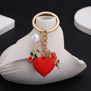 Nouveau porte-clés en forme de cœur avec rose 2025 – Cadeau créatif pour la Saint-Valentin, pendentif décoratif pour sac, porte-clés rose rouge - Product Image 2