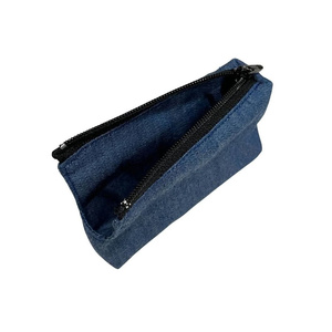 Pochette compacte en tissu recyclé pour le rangement quotidien en voyage, les petits objets, les accessoires de maquillage et une utilisation occasionnelle, légère - Product Image 1