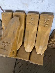 Denti per Benna di Escavatore PC100 PC200 PC200-8 E320D E336D - Product Image 3