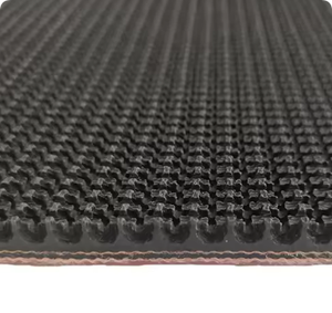 Ep125 sabuk konveyor karet 15Mpa 3-lapis dengan bagian atas kasar untuk pengangkut miring - Product Image 1