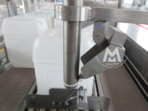 Machine de remplissage automatique de haute précision pour bidons d'huile lubrifiante chimique industrielle, remplissage par poids - Product Image 4