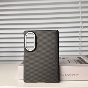 Nueva Funda Protectora Delgada con Patrón de Fibra de Carbono Compatible con Carga Inalámbrica para Samsung Z Fold8 - Product Image 3