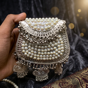 Women's Pearl Beaded Metal Clutch Bohemian Style Magnetic Closure Evening Use - Product Image 3