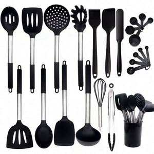 Ensemble Cadeau de Cuisine Écologique Doré Comprenant des Ustensiles de Cuisson Durables, Spatule, Cuillère, Ustensiles à Manches en Bois, Planche à Découper en Silicone - Product Image 2