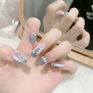 Nuovo Prodotto Lanciato, Unghie Artigianali Tridimensionali con Rosa Nera e Farfalla, Stile Gradualmente Scurito e Dolce-Brillante per Ragazze Adolescenti - Product Image 4