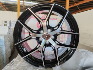 Jantes de voiture 17 18 pouces 5*114.3, 5 trous, en alliage d'aluminium noir argenté, OEM personnalisées pour voitures particulières - Product Image 3