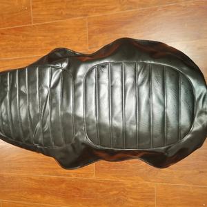 ผ้าคลุมเบาะ MZ สีดำ แบบมีลาย เช่น สำหรับการผลิต ETZ250 รุ่นใหม่ - Product Image 3