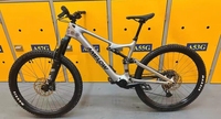 Vélo de montagne électrique Amflow PL Carbon 800Wh 48V avec une vitesse maximale de plus de 50 km/h pour la conduite en extérieur