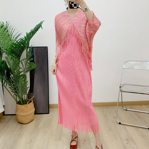 Robe plissée décontractée multicolore à franges dégradées vintage, longueur genou, grande taille, 100 % polyester, taille naturelle Miyake, ODM - Product Image 4