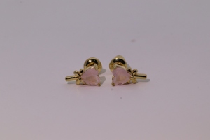 ต่างหูแบบติดหูทรงคลาสสิกสำหรับผู้หญิงจาก Tianyu Gems ทำจากทองเหลืองชุบทอง ประดับด้วยเพชรคิวบิกเซอร์โคเนียสีชมพูรูปหัวใจและดีไซน์โบว์ - Product Image 3