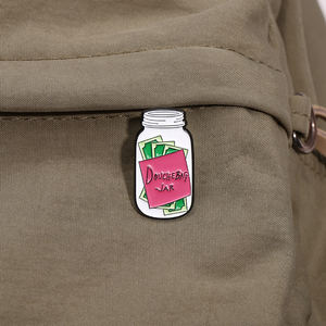 Commenti umoristici personalizzati spilla smaltata scivolata sui miei fagioli rosa bidone della spazzatura citazione spilla distintivo zaino gioielli regalo all'ingrosso - Product Image 3