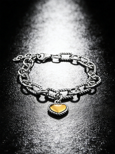 Pulsera de Cable de Acero Inoxidable para Mujer: Una Pulsera de Cadena Trenzada en Forma de Corazón, Joyería Exquisita Perfecta para Uso Diario - Product Image 2