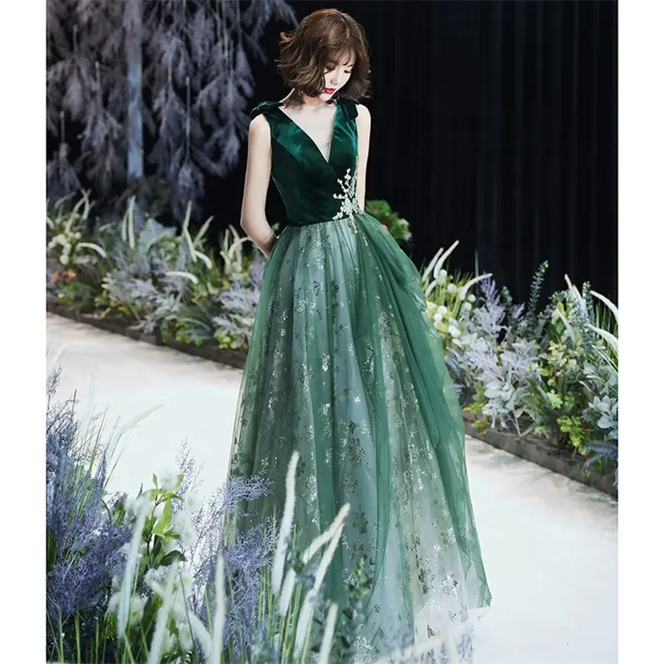 2023 वसंत नई हरित शाम पोशाक महिला डिजाइन भावना स्नातक ड्रेस सुरुचिपूर्ण और उदार मेजबान पोशाक