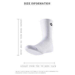 Calzini Sportivi Casual Bianchi da <span class=keywords><strong>Uomo</strong></span> con Logo Personalizzato Elastico e Design a Righe Spesse per la Stagione Autunnale - Product Image 4