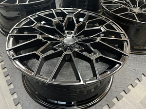 Rines de Aleación 827M con Acabado Negro Mecanizado de 18, 19 y 20 Pulgadas, 5x112~120, para Autos <span class=keywords><strong>BMW</strong></span> X5, <span class=keywords><strong>M3</strong></span>, M4, E30, <span class=keywords><strong>E36</strong></span>, E46, E60, F10, E39 - Product Image 4