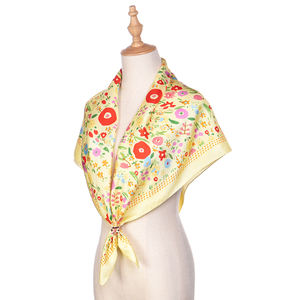 Direct du haut fabricant personnalisé numérique imprimé Satin soie écharpe printemps saison doux <span class=keywords><strong>Hijab</strong></span> Style carré châle enveloppement - Product Image 4
