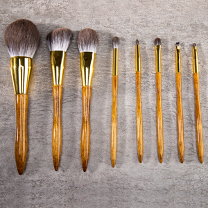 Ensemble de pinceaux de maquillage pour le visage de haute qualité, 8 pièces, logo personnalisé, poils naturels de renard des neiges, manche en bois, pinceau éventail pour le visage et les yeux - Product Image 6