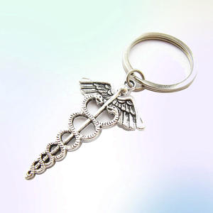 Fabricant de porte-clés en alliage de zinc, porte-clés personnalisés avec symbole de secours, porte-clés médicaux pour médecins et infirmières, porte-clés 3D en métal <span class=keywords><strong>caducée</strong></span> serpent - Product Image 1