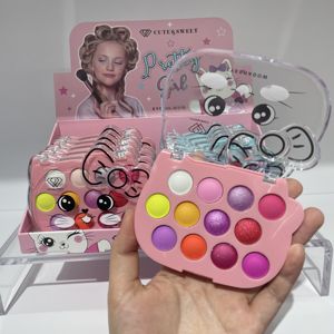 พาเลทอายแช<span class=keywords><strong>โด</strong></span>ว์กลิตเตอร์ 12 สี สำหรับเด็ก แต่งหน้าสไตล์เจ้าหญิงน่ารัก สำหรับการแสดง ผงเมทัลลิก ผิวมันวาว สีเข้ม - Product Image 3