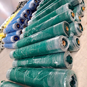 Rouleaux de bâche en polyéthylène de qualité supérieure, tissu maillé imperméable et résistant - Product Image 1