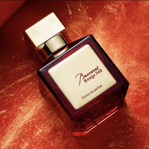 <span class=keywords><strong>Baccarat</strong></span> <span class=keywords><strong>Rouge</strong></span> <span class=keywords><strong>540</strong></span> |   70 ml con icónica tapa de cristal rojo y diamantes |   Fragancia Encantadora - Product Image 5