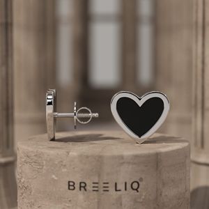 Boucles d'oreilles clous en or blanc massif 14 carats avec cœur noir pour femme, style onyx élégant et minimaliste, bijoux en émail en forme de cœur, cadeau de luxe pour elle - Product Image 3