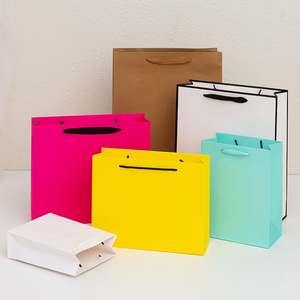 Bolsas de Regalo de Papel Impresas Personalizadas con Logotipo, con Asas de Cinta Reciclable KM, para Boutique y Compras - Product Image 3