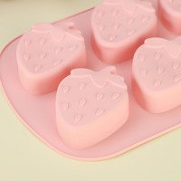 Moule à glaçons et à gâteaux en silicone jetable écologique en forme de fraise, pièce unique, compatible lave-vaisselle – Offre spéciale