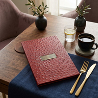 Vente en gros de couvertures de menu en cuir PU à motif crocodile bicolore, porte-comptes pour restaurant, café, bistrot, hôtel, logo personnalisé