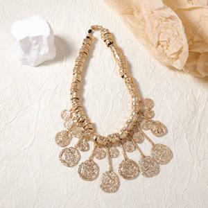 Collar de mujer de aleación con colgante de borla de tendencia Retro - Product Image 3